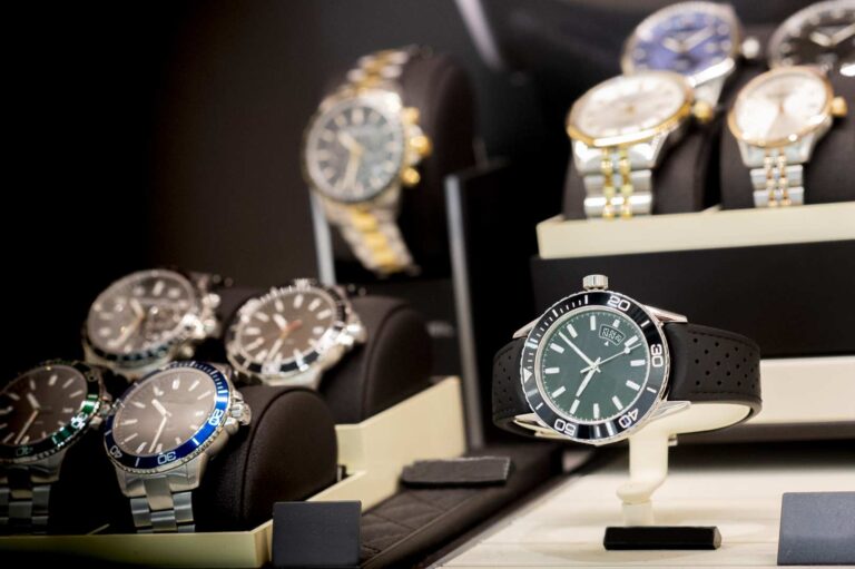 Dlaczego warto kupować markowe zegarki?